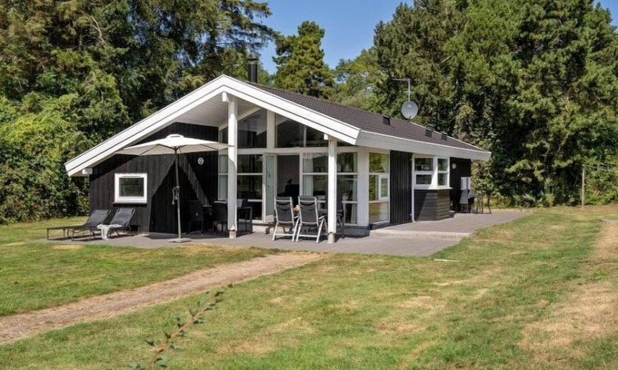 Hov House | "Caia" - 375m from the sea by Interhome