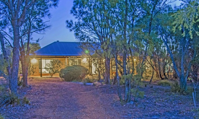 Yallingup House | Cairnamohr - Tranquil Bush Retreat - Pets ok