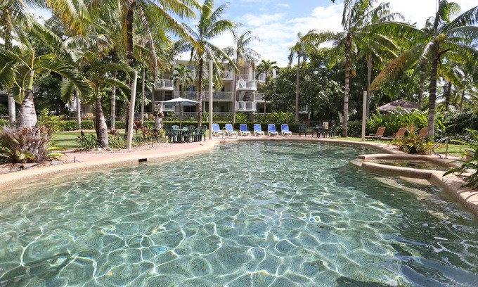 Holloways Beach Apartment | Cairns Beach Resort
