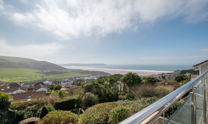 Woolacombe House | Cala Vista - Four Bedroom House, Sleeps 8