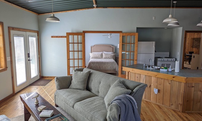 Challis Apartment | Calamity Jane's Hideaway 1-Bedroom, 1-Bath, Huge Deck, Close to Main Street