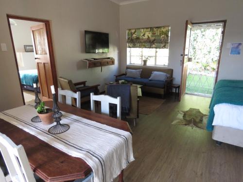 Caledon Apartment | Caledon Protea Cottage