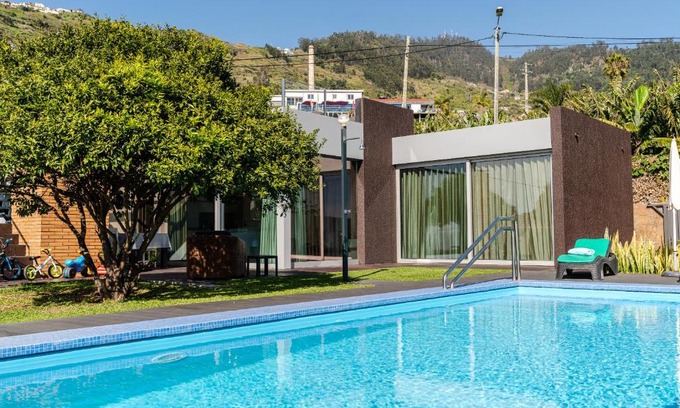 Arco da Calheta Villa | Calheta Tangerine House