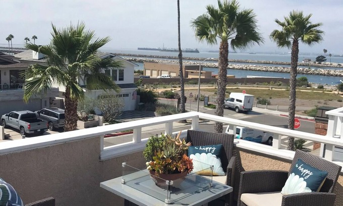 Old Towne House | California Dreamin’-Summer’s Still Calling! 🌊2Rooftop Decks-Relax on Shoreline 🏖️