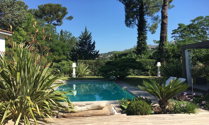 Les Camoins Villa | California-style villa