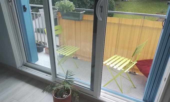 Champigny-sur-Marne Apartment | Calme, à une rue de la Rivière La Marne, 15 min du RER A 'Le Parc Saint Maur'