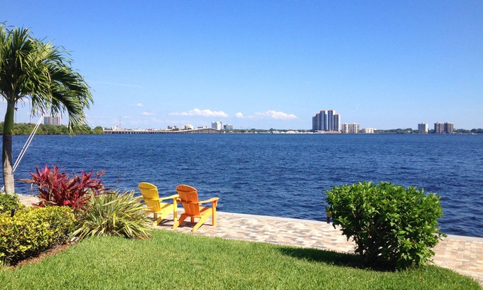 Fort Myers Condo | CALOOSAHATCHEE RIVER VIEW