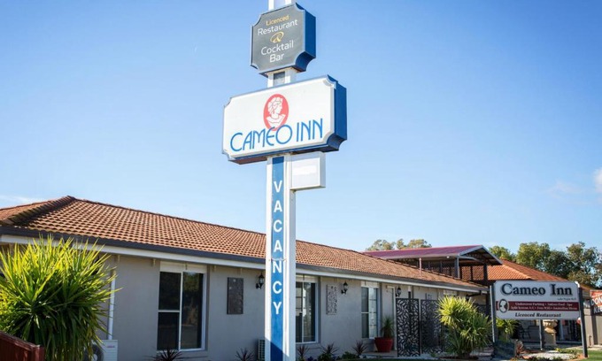 West Wyalong Hotel | Cameo Inn Motel