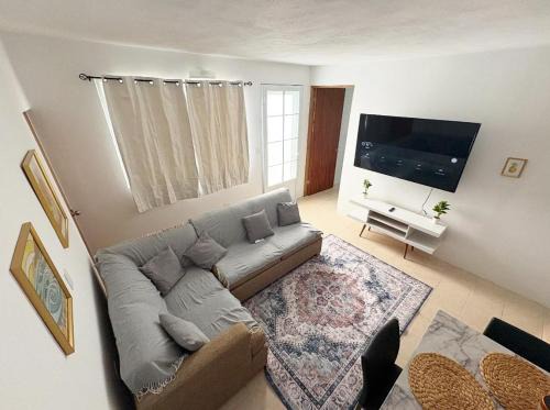 Salinas Apartment | Camilla's Getaway