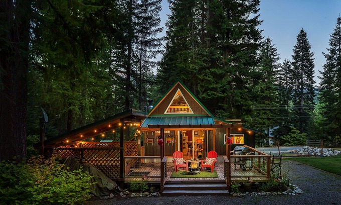 Ardenvoir Cabin | Camp David-12% Off Last Minute, Hot Tub, Deck, BBQ