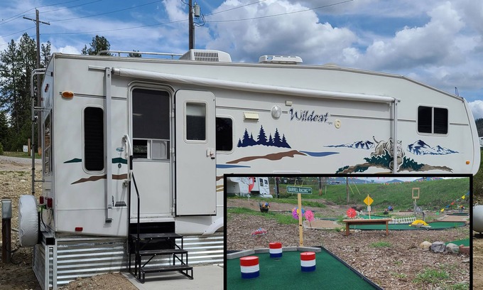 St. Regis House | Camper at Minigolf Course TIGER - AC - Furnace - Fully Furnished