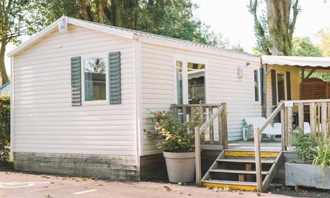 Surgeres House | Camping 3 étoiles - Piscine - ccbbbed