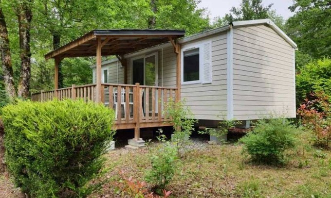 Messery House | Camping 3 étoiles - Piscine - ccafbid
