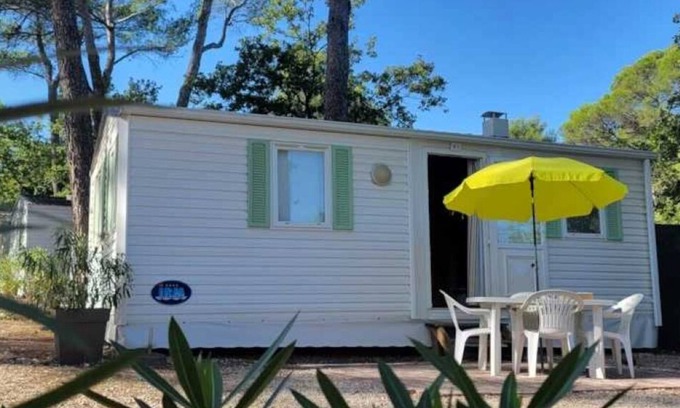 Peynier House | Camping 3 étoiles - Piscine - ccbbhgf