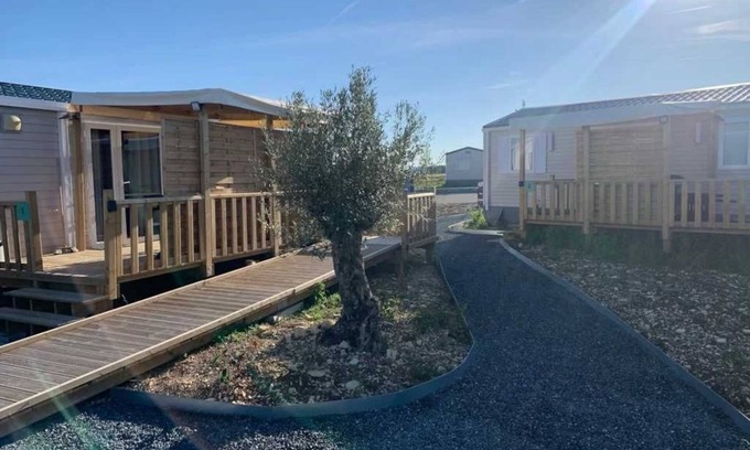 Deols House | Camping 3 étoiles - Piscine - ccaehgd