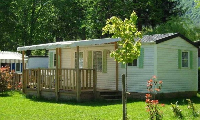 Oust House | Camping 3 étoiles - Piscine - ccaihgb