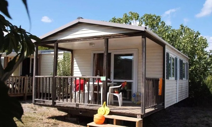 Beynes House | Camping La Célestine* - Mobile home California 3 Rooms 4 People