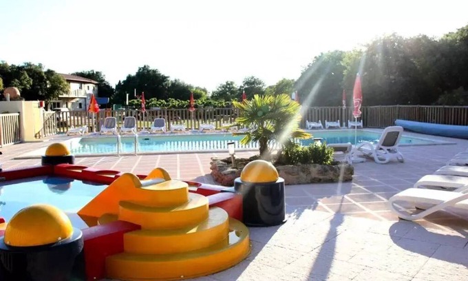 Junas House | Camping les Chênes* - Mobile home Garrigue 3 Rooms 4 People Air Conditioned Without Sanitary