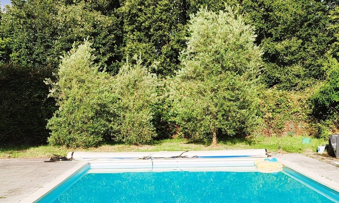Motreff RV Rental | Campsite 5 min from Carhaix. Vieilles Charrues. shuttle and swimming pool included