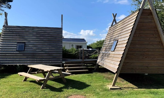 Treguennec House | Campsite Kerlaz * - Tipi Hut 3 Rooms 4 People Without Sanitary