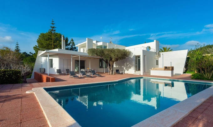 Can Furnet Villa | CAN LLUC Holiday Home with Wi-Fi, Air Conditioning, Pool, Garden and Sun Terrace