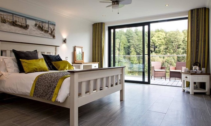 Nantgarw Bed & Breakfast | Canada Lodge and Lake