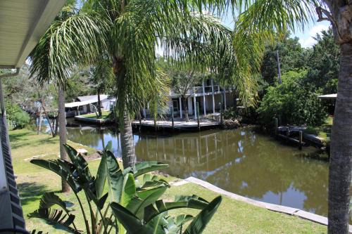 Crystal River House | Canal Home Crystal Rive on Ozello pvt dock dog ok sleeps 10