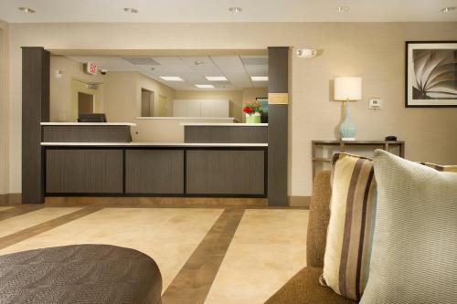 Mount Vernon Hotel | Candlewood Suites Alexandria - Fort Belvoir by IHG