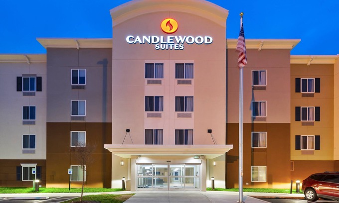 Louisville Hotel | Candlewood Suites Louisville - NE Downtown Area by IHG
