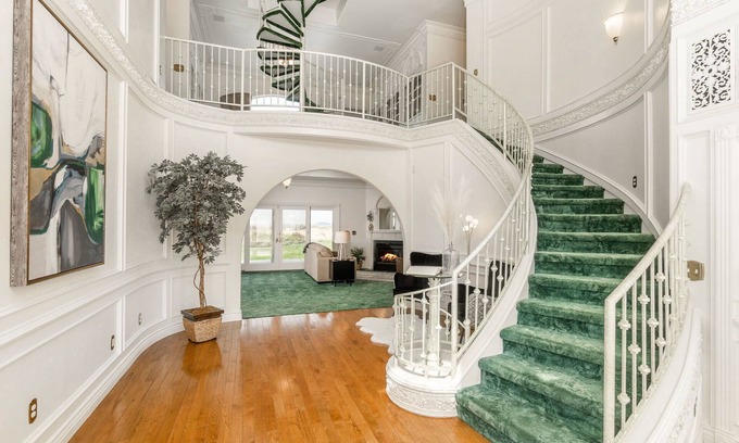 Filer House | Canyon Rim Waterfall Views, Hot-tub, Theater, Surround Sound, Grill Area