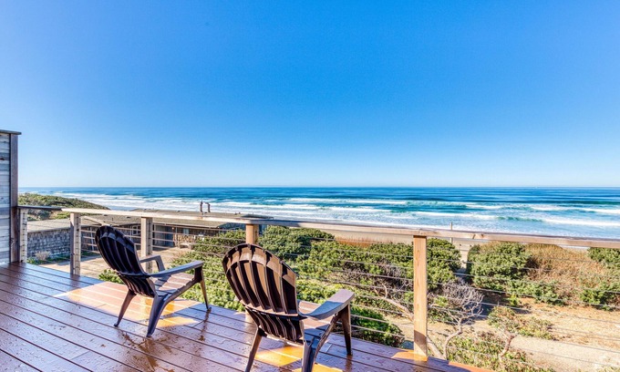 Edgewater Shores Cottage | Cape Cod Cottages #2: Oceanfront with hot tub!