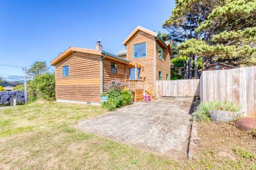 Cape Meares House | Cape Meares Overlook