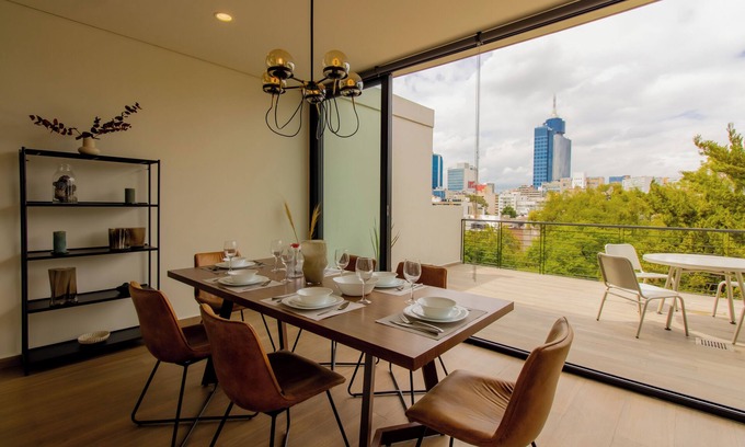 Benito Juarez Apartment | Capitalia - Glamorous Decor @ WTC