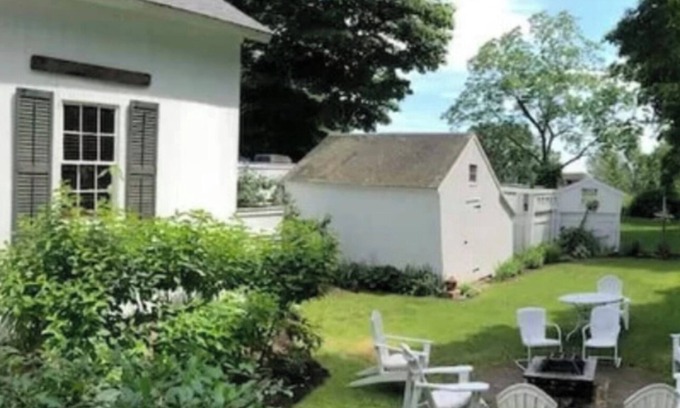 Saybrook Manor House | Capt Nathaniel Clarke Historic Homestead,Reunions, Magnificent Yard