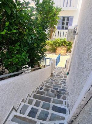 Livadi House | Captain's George