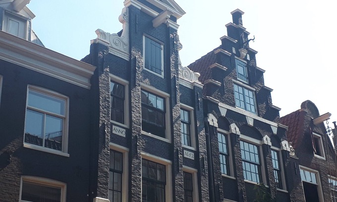 Nieuwmarkt en Lastage Apartment | Captain's House; 2 Bedroom apartment, spacious, clean, central located