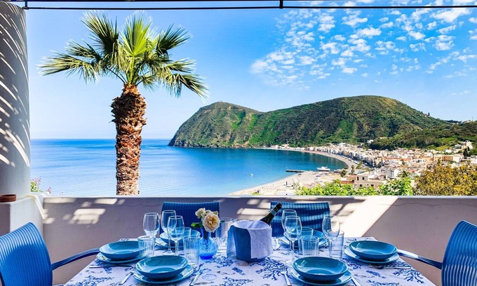 Canneto Condo | Captain's House FLAT F - 5 minutes from the beach!