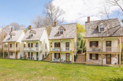Centreville House | Captain’s Quarters - unique home on Corsica River!