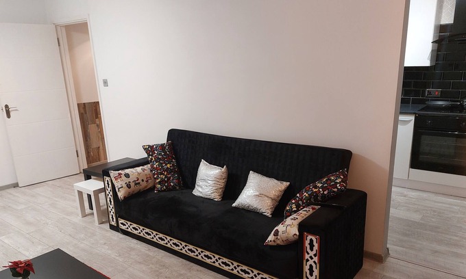Waltham Cross Apartment | Captivating 1-Bed Apartment in Waltham Cross