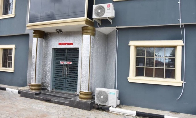 Epetu Apartment | Captivating 1-bed Apartment in Awoyaya