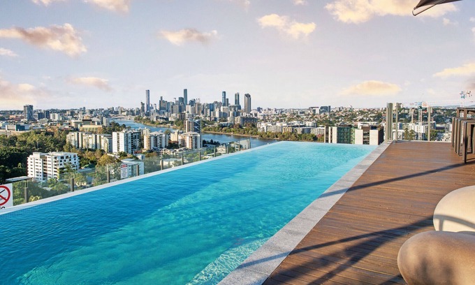 Toowong Apartment | Captivating Convenience! 1Bed/1Bath/1Car/Views