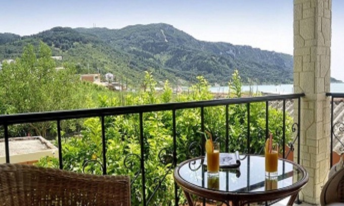 Agios Georgios Pagon House | Caramela beach house