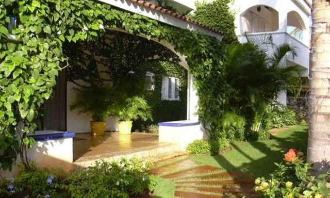 Dominicus House | Caraibidamari