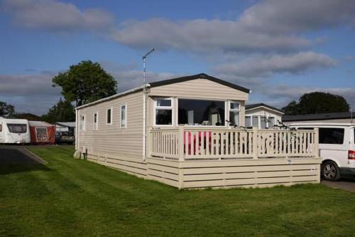 Fenny Bentley Other | Caravan With Decking At Ashbourne Heights Holiday Park Ref 66025Tv