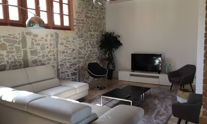 Pezens House | Carcassonne, Rent large luxury house, sleeps 15, near Canal du Midi