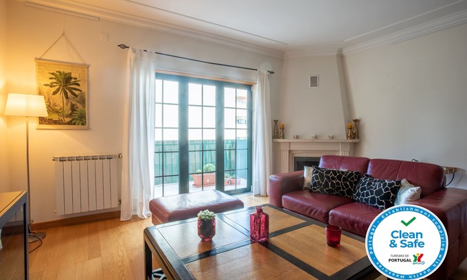 Lombos Apartment | CARCAVELOS BEACH 2. A wonderful 2 bedroom
