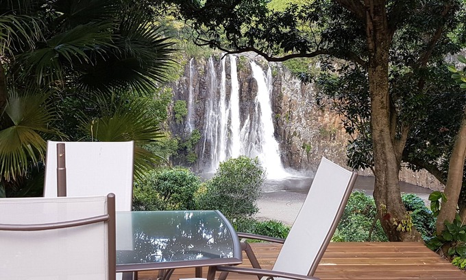 Sainte-Suzanne Cottage | Cardinal - an exceptional house overlooking the Niagara waterfall