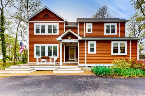Arundel on the Bay House | Cardinal's Retreat