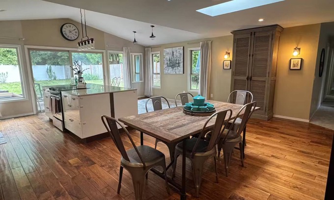 Bothell House | Carey’s Refuge House
