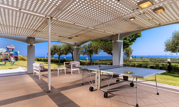 Adelianos Kampos Apartment | Carme Villas